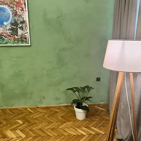 Art On Kylisha Str *