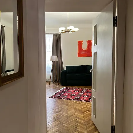 Art On Kylisha Str *